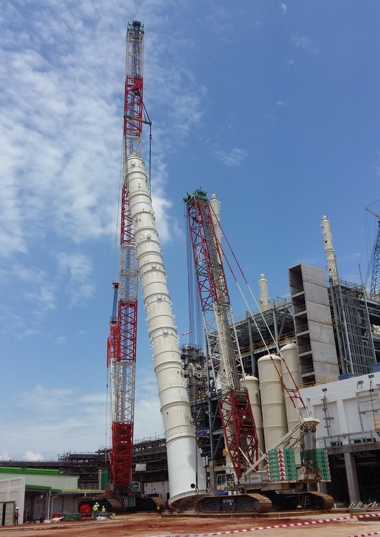 七化建完成马来西亚最大化工设备运输吊装工作