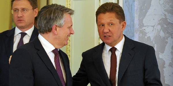 Shell chief executive Ben van Beurden (left) and Gazprom executive chairman Alexei Miller in Moscow last year