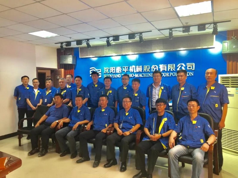 空分工程部半年工作总结会合影