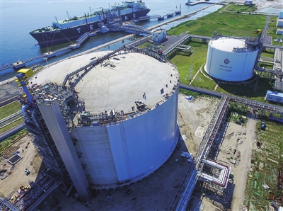 进入最后收尾阶段的16万立方米LNG储罐