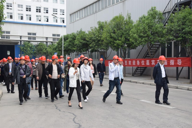 参观建龙