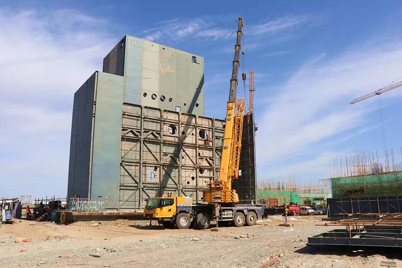 2018年9月10日，新疆天业60万吨乙二醇项目空分装置冷箱下段顺利安装完成