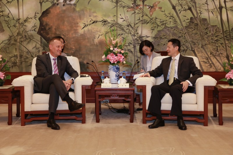 上海市副市长会见液化空气中华区CEO